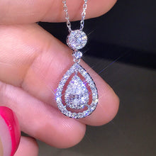 Load image into Gallery viewer, Glam Gold Water Drop Pendant Necklace
