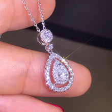 Load image into Gallery viewer, Glam Gold Water Drop Pendant Necklace