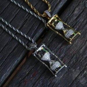 Glam Gold Hourglass Pattern Necklaces