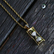 Load image into Gallery viewer, Glam Gold Hourglass Pattern Necklaces